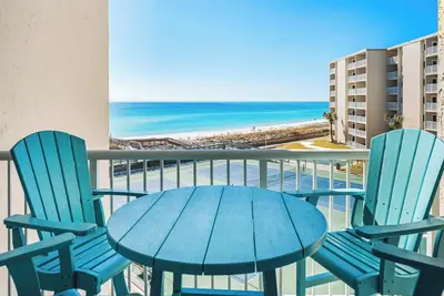 Image de Relookage complet avec une ambiance côtière, service de plage gratuit (418)