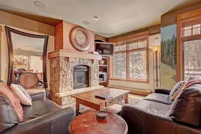 Image de Luxe Ski in Ski out Vivre dans un des Nicest Buldings Keystone!