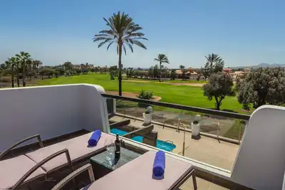 Image de Nouvelle villa individuelle en première ligne sur le prestigieux parcours de golf de Fuerteventura