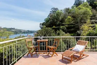 Image de Incroyable maison de campagne, au bord du fleuve Douro, près de Porto, avec piscine,