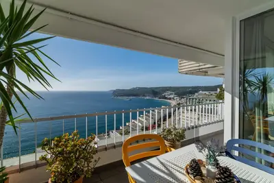 Image de Amour et mer - à part. moderne avec une vue panoramique à 180º sur l'océan Atlantique