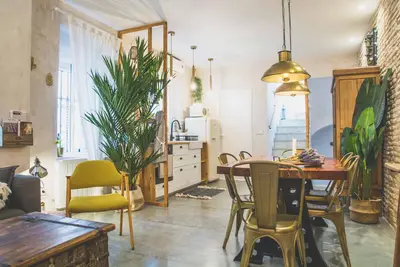 Image de Maison Spectaculaire De 3 Chambres, 2 Terrasses PRIVÉES. <br>