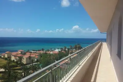 Image de Appartements de vacances à 60 mètres de la mer avec accès privé à la plage n. 1