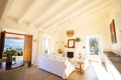 Image de Belle et confortable maison dans la banlieue de Sóller