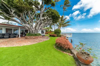 Image de Niuiki ~ Charming & Tranquil ~ 4 bd gated oasis en bord de mer ~ avec piscine et a / c!