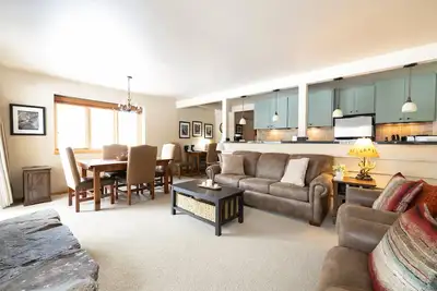 Image de 1bd / 1ba Ponderosa 413: 1 condominiums Ba / 1 Ba Ă Wilson, 4 couchages