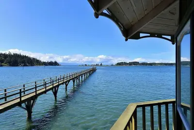 Image de Incroyable 4 Chambre Oceanfront Beach House avec plage et Grand Wharf