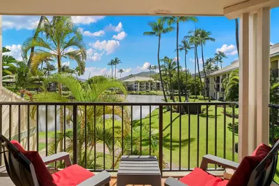 Image de Belles vues sur le lagon d'eau douce et les jardins tropicaux sur la côte de noix de coco de Kauai