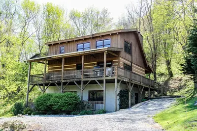 Image de Cabin Fever - 3br, 3ba - Bain à remous - Table de billard - Animaux acceptés