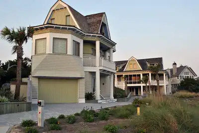 Image de Inescapable View est une magnifique propriét�� 7br / 8ba Dune Ridge avec vue sur l'océan!