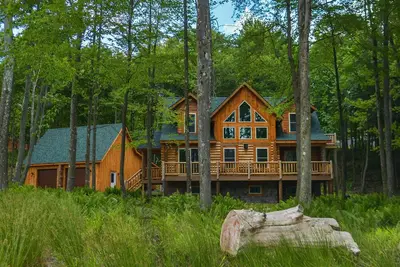 Image de Big Log Lodge: superbe maison près de 2 terrains de golf