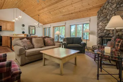 Image de 3bd / 3. 5ba Teton Pines Townhome 21: 3 Br / 3. 5 maisons de ville Ă Wilson, 6 couchages