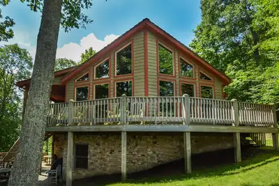 Image de One Ski Hill: 5 chambres Ski In / Ski Out maison avec toutes les commodités!