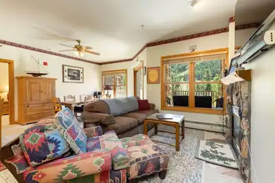 Image de Extra Large Condo 3 chambres avec une vue extraordinaire - Marche rapide aux pistes!