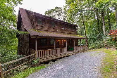 Image de Hideaway Mountain - On Seven Devils. Bain à remous, vue sur la montagne de grand-père