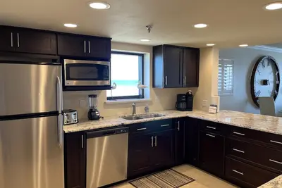 Image de \"Breakers East 601\" ~ Gulf Front ~ 2br / 2ba ~ UNITÉ D'EXTRÉMITÉ Remodeled ~ Bch Setup Inclus!