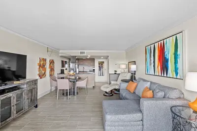 Image de Niveau de plage Elegance, entièrement rénové, service de plage Gratuit (120)