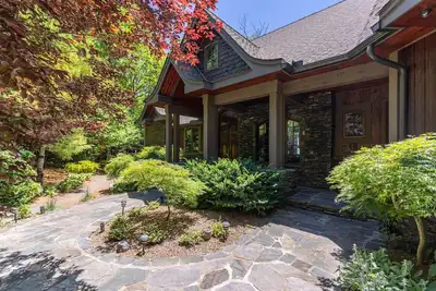 Image de View House - Vue imprenable sur les montagnes et la rivière Yadkin, immense terrasse, foyer au bois