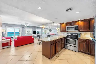 Image de Laissez-vous emporter - Vues à couper le souffle sur le golfe et la plage. Nouvellement rénové Condo. (516)