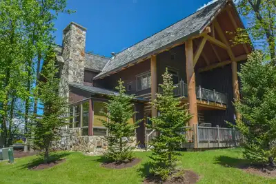 Image de Ski In / Ski Out duplex à quelques minutes des activités sur le lac!