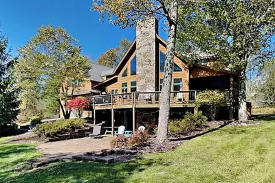 Image de Maison unique au sommet d'une montagne avec de nombreux équipements!