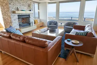 Image de Premier Moonstone Beach Retreat avec une vue imprenable