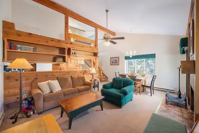Image de 2. 5bd / 2ba Elderberry 4021: 2. 5 condominiums Br / 2 Ba à Wilson, 6 couchages