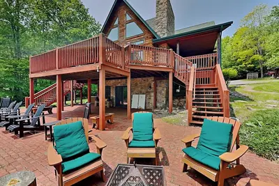 Image de Vue imprenable sur le lac, grand espace extérieur, près de Wisp!