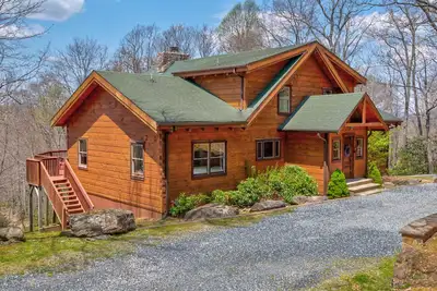 Image de Boles Lodge - 5br, 3ba - Bain à remous - Salle de jeux - Cheminée extérieure