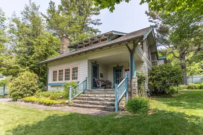 Image de The Suddreth Cottage - Marchez jusqu'à la rue Main Blowing Rock - Jardin privé avec gazebo