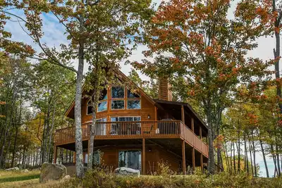 Image de Maison de bois classique à proximité du ski et du golf!