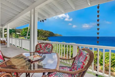 Image de Anini Beach House - Valeur fabuleuse en bord de mer sur la plage d'Anini!