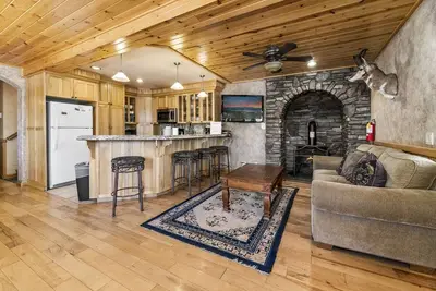 Image de Casa Bella - WiFi et salle de jeux avec table de billard et table de ping-pong! 2 heures gratuites de location de vélo / kayak!