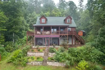 Image de Blue Bear Cabin | 3 Zone Br Asheville | Mountain Views | Foyer au gaz
