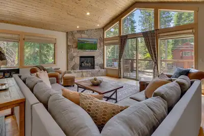 Image de Juste Grand: 5 Br / 4 Ba n / a Ă Homewood, pour 10 personnes