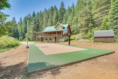 Image de Log Home sur 40 acres privées par Mt Shasta Ski Park