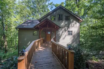 Image de Timber Hideaway: 2 Br, 2 Ba Cabin / Bungalow à Old Fort, pour 6 personnes