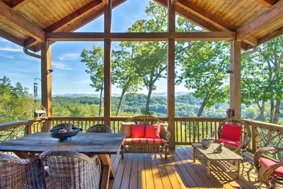 Image de Bryson City Condo w / grande terrasse et vue sur la montagne!