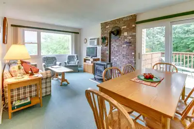 Image de Retraite tranquille avec piscine partagée, jacuzzi et terrasse privée - près du ski