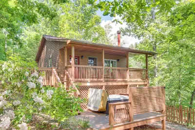 Image de \"Fox Den\" Cozy 1br Whittier Cabine w / Hot Tub!
