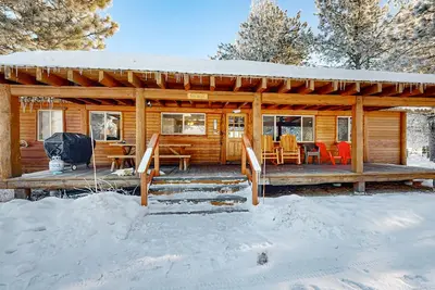 Image de Cabane familiale isolée avec vue sur la montagne avec terrasse, foyer, foyer au gaz et plus encore!