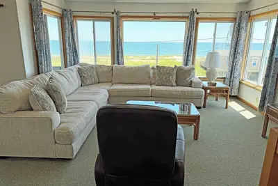 Image de Semi-Oceanfront- 5 Re, deux cuisines, chien amical, Ping Pong, Crows Nest