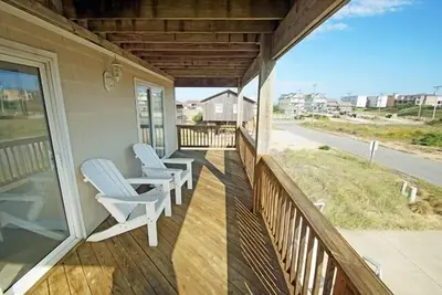 Image de PRÈS De La Plage! 4 chambres, piscine privée, billard et chien bienvenus