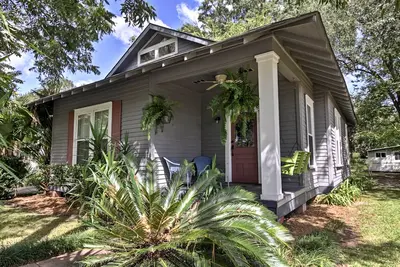 Image de Historic Moss Point House Dans un quartier magnifique!