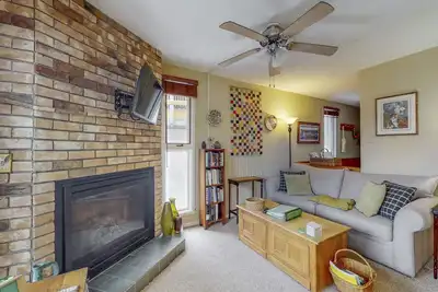 Image de Condo confortable avec 3 piscines partagées, sauna, bains à remous, tennis - à pied du Sugarbush Resort!