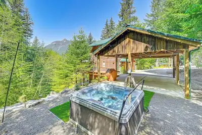 Packwood Cabine 'Grizzly Tower' avec vue sur la forêt!