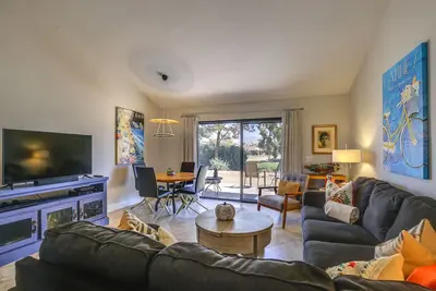 Image de Condo de luxe Palm Desert w / Patio sur le terrain de golf!