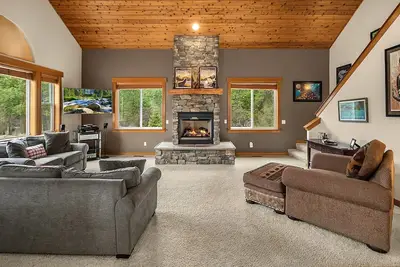 Image de Promotions toute l'année! Cascade Pines - Spa privatif | WiFi | Piscine d'été!