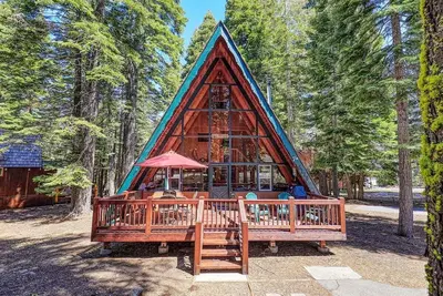 Image de À quelques minutes de Homewood Resort, de restaurants et d'une grande cour pour profiter de la neige!