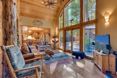 Image de Tippy Canoe - Superbe, luxe 4 Br sur la côte ouest avec bain à remous et sauna